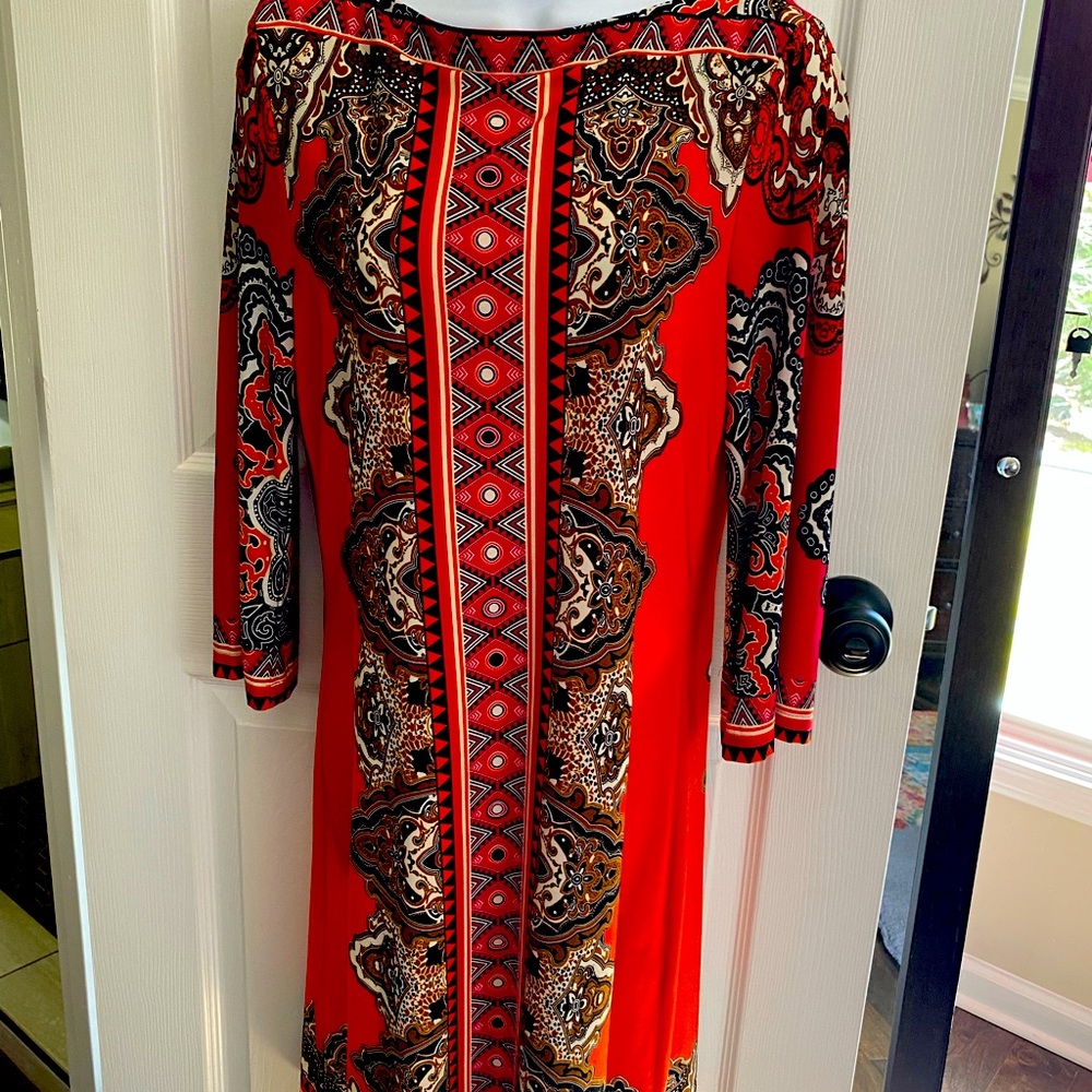 Multi-colored dress size M, fits 6-8